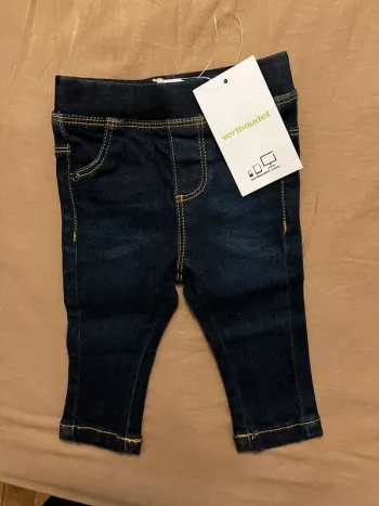 Jeans neuf avec étiquette