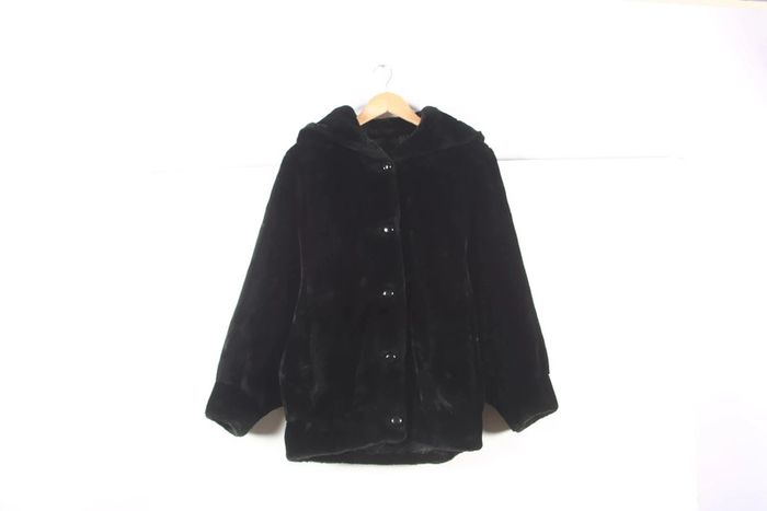 Ravissant blouson vintage 80's en fausse fourrure (#240072) - photo numéro 2