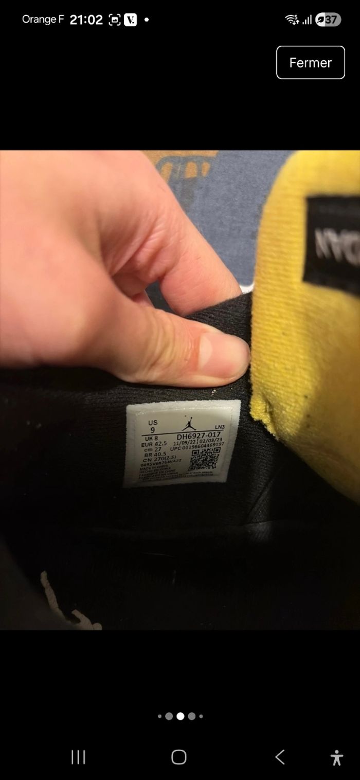 Jordan 4 jaune et noir 42.5 - photo numéro 8