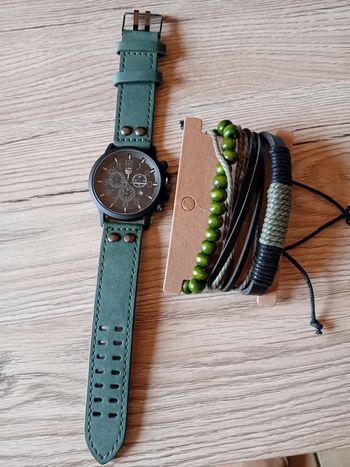 Lot montre homme + 3 bracelets neufs