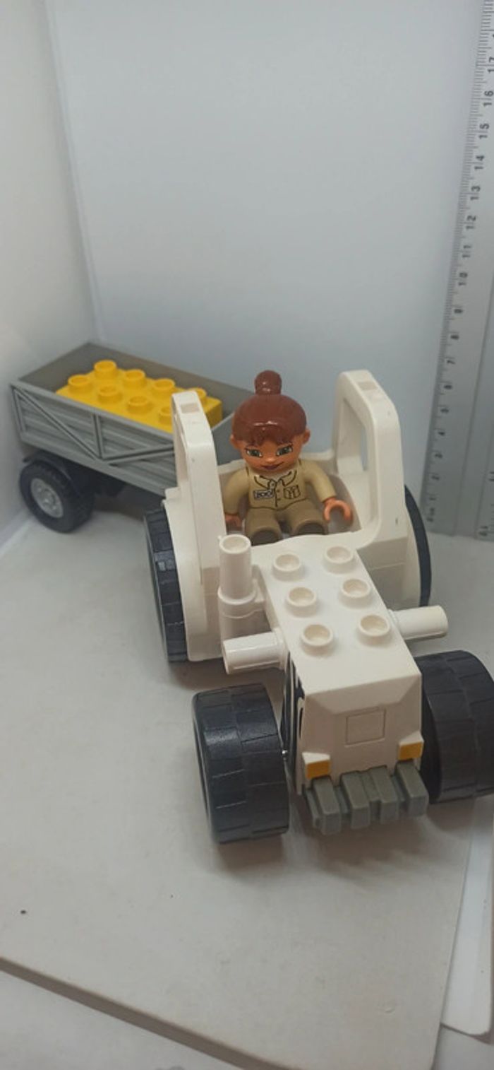 Véhicule tracteur de zoo avec remorque lego duplo