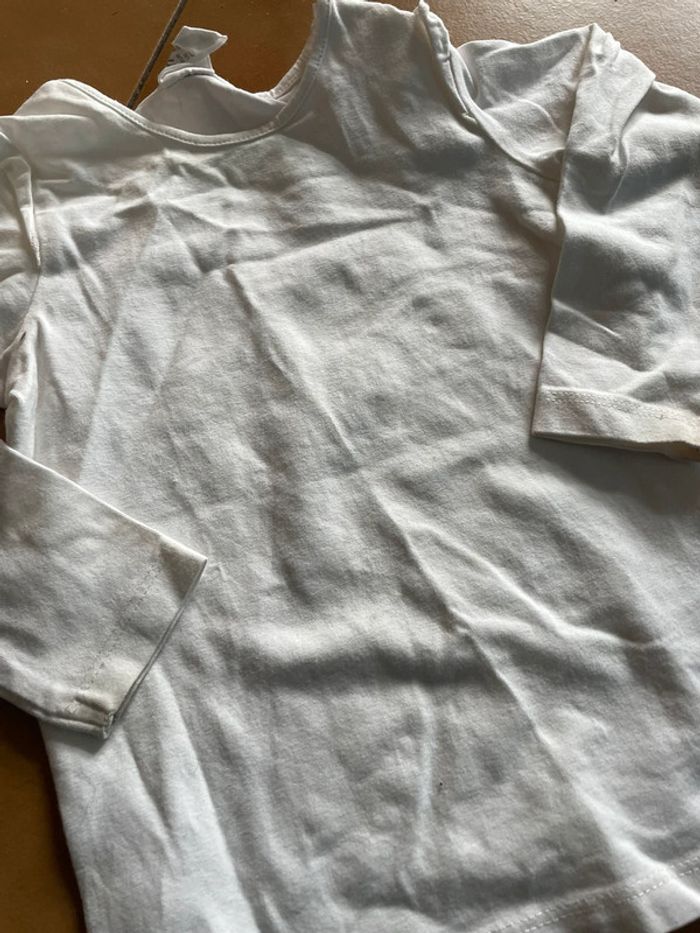 Lot 4 t shirts fille 12/18 mois - photo numéro 9