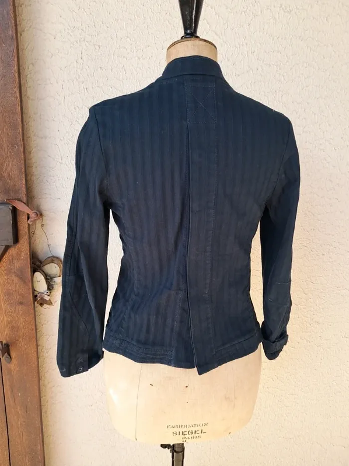 Petite veste cintree - photo numéro 2