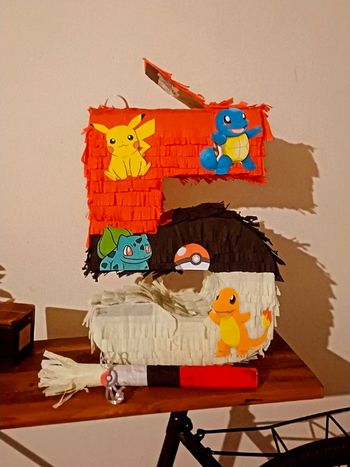 Pinatas enfants XL pokemon anniversaire 5ans