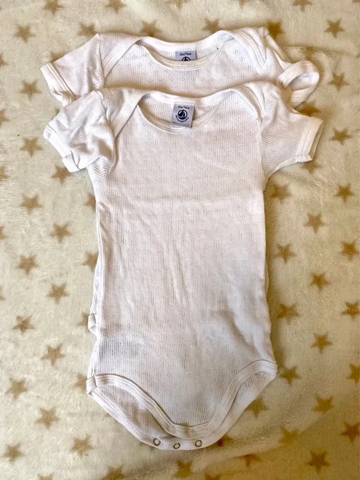 Lot pantalon et bodies 12 mois - photo numéro 2