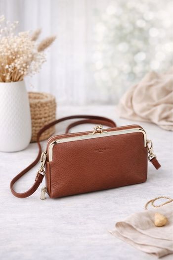 Pochette femme camel élégante tout cuir neuve Frédéric T