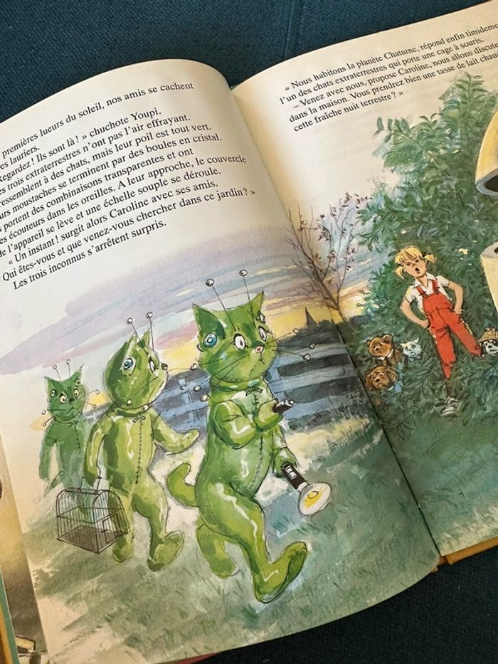 Livre Caroline et extraterrestres Pouf Pierre Probst Hachette Jeunesse album multicolore couleurs - photo numéro 3