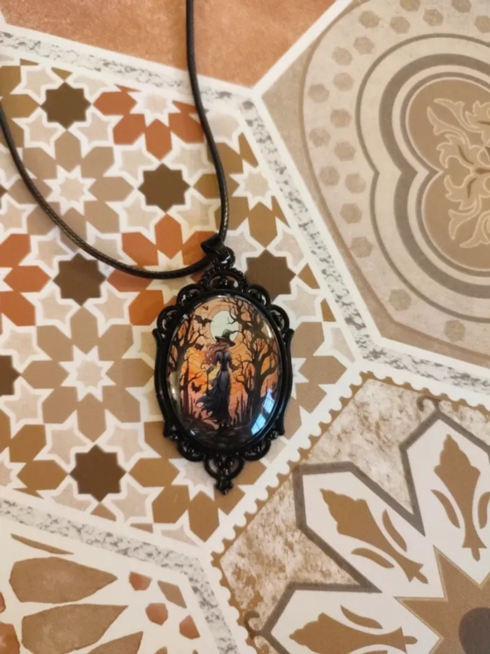 Médaillon collier gothique sorcière - photo numéro 2
