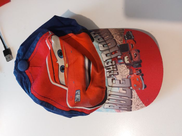 casquette cars disney bleu et rouge 52