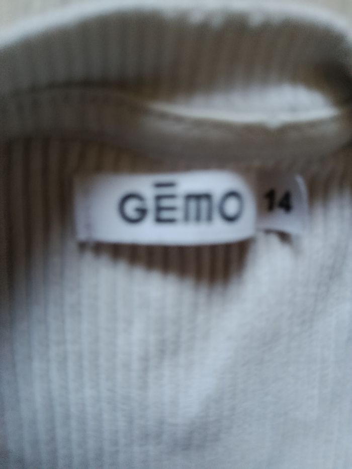 Tee-shirt marque Gémo taille 14 ans - photo numéro 2