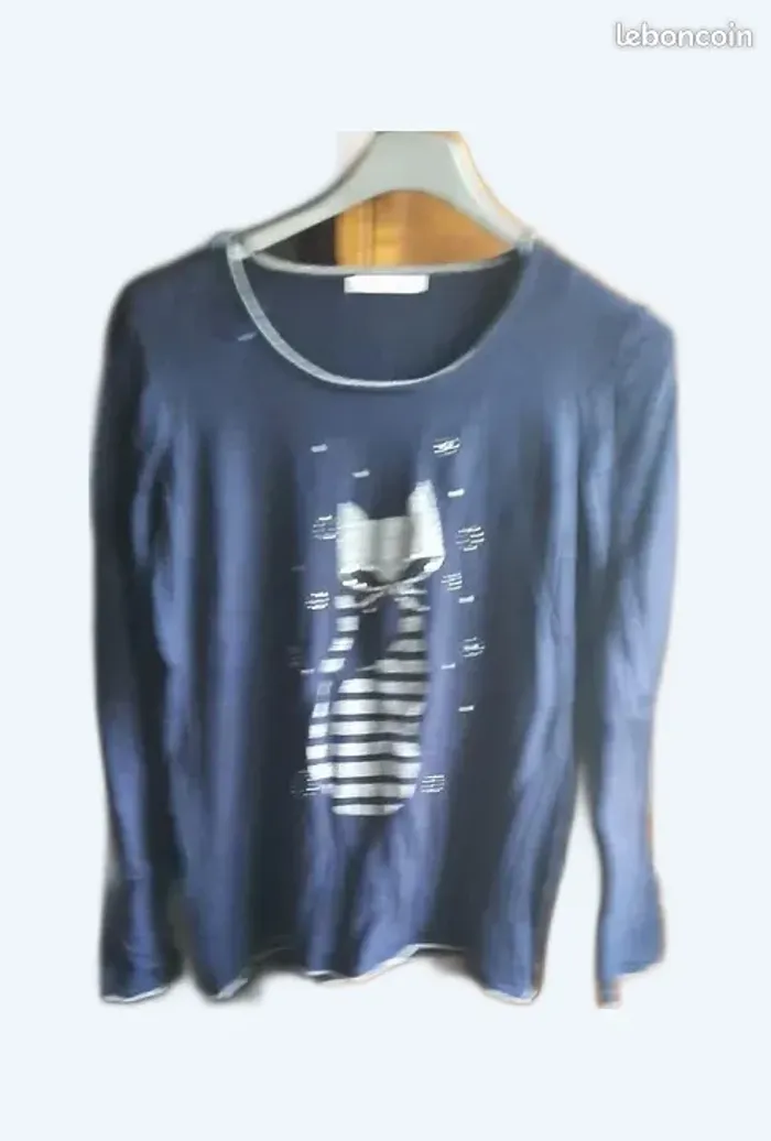Pull taille 4 – motif chat – Armand Thiery