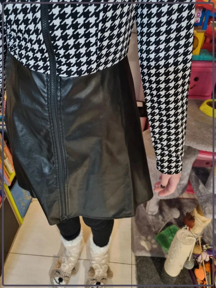 Robe noire et blanche - photo numéro 7