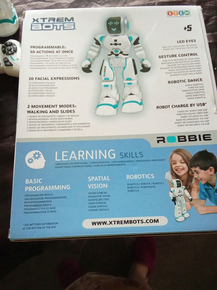 Robot danse et chante - photo numéro 2