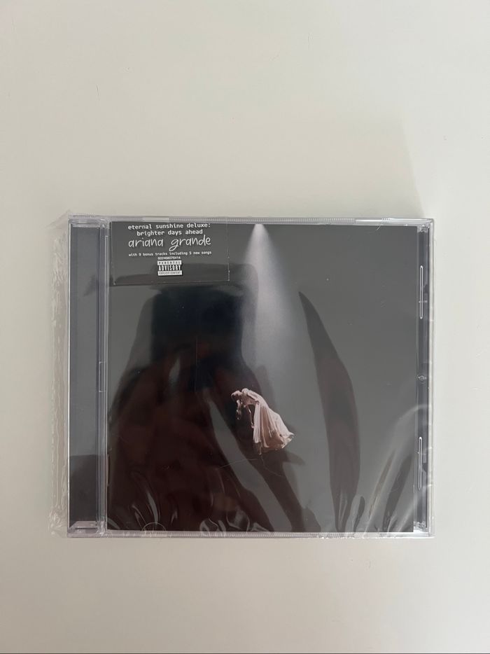 Ariana Grande Eternal Sunshine Deluxe Brighter Days Ahead signed CD - photo numéro 4