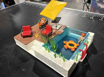 Piscine playmobil avec personnage et accessoires