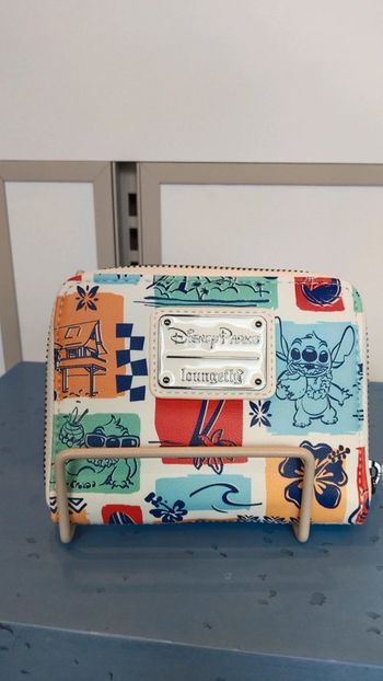 Porte feuile loungefly stitch disney