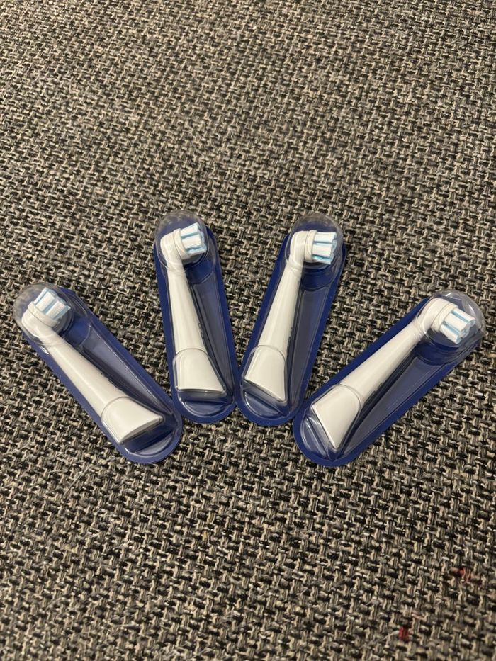Lot de 4 tête de brosse à dent IO Oral B