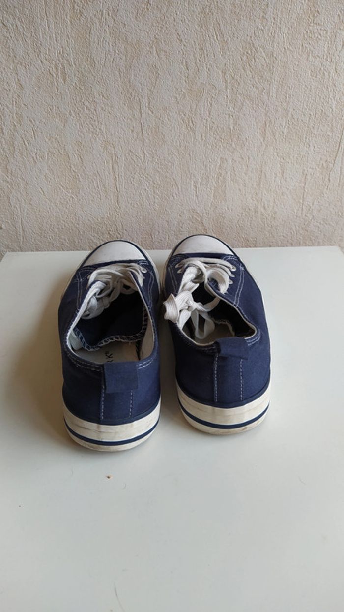 Chaussure bleue - photo numéro 3