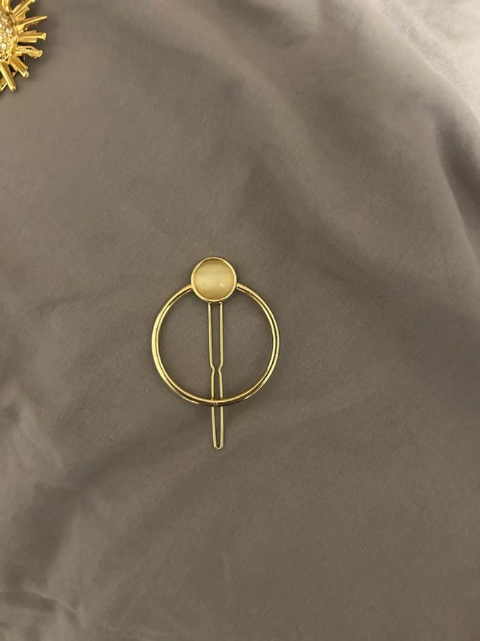 Broche