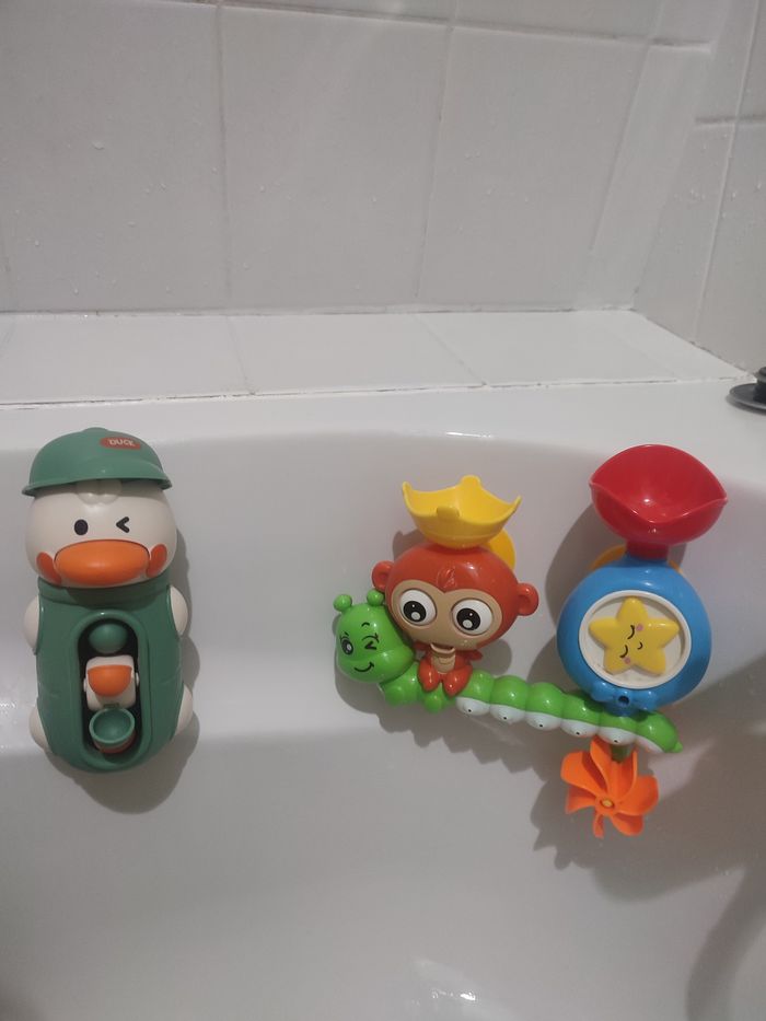 Lot de jouets bain