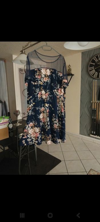 Robe tunique a dentelle