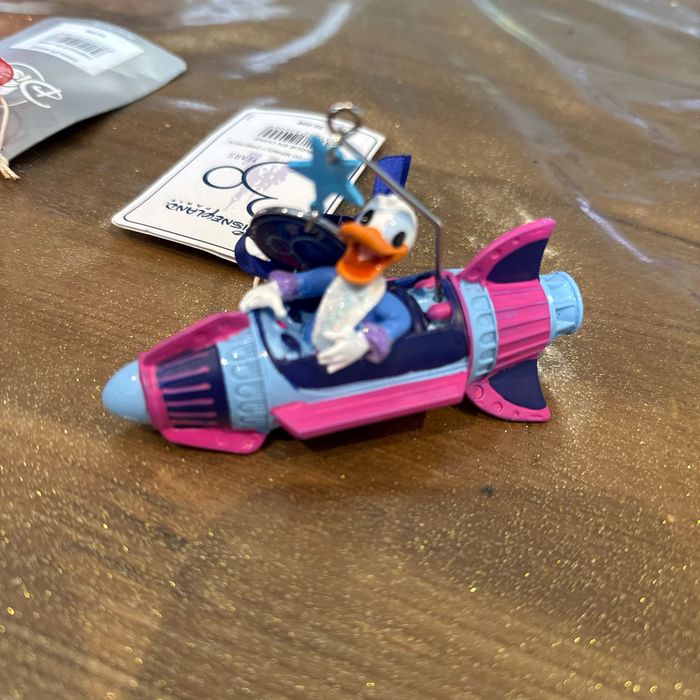 2  personnages Disney Winnie et Donald - photo numéro 3