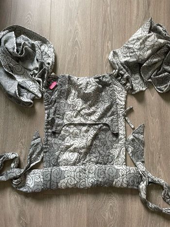 Portage Meitai de la marque Neko Nekoslings modèle Neko Tai taille Baby Size  coloris Lokum Hazel