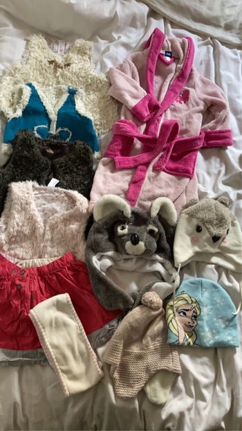 Lot 11 pièces dont un ensemble Noël offert