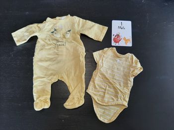 Lot pyjama et bodie été 1 mois