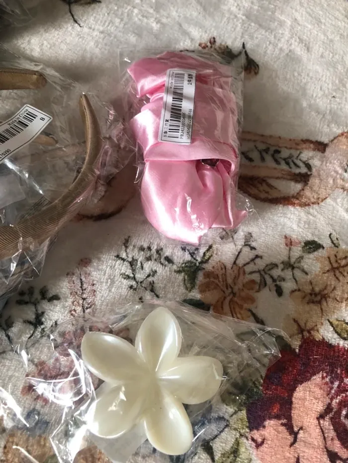 Lot accessoires femme Neuf pour cheveux - photo numéro 4