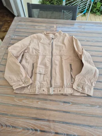 Lulu castagnette veste légère beige taille 12 ans