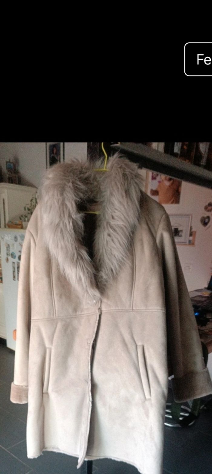 Manteau fausse fourrure beige et fourré