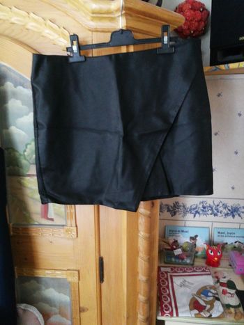 Jolie jupe imitation cuir