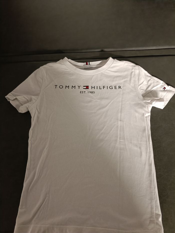 T-shirt tommy Hilfiger 10ans