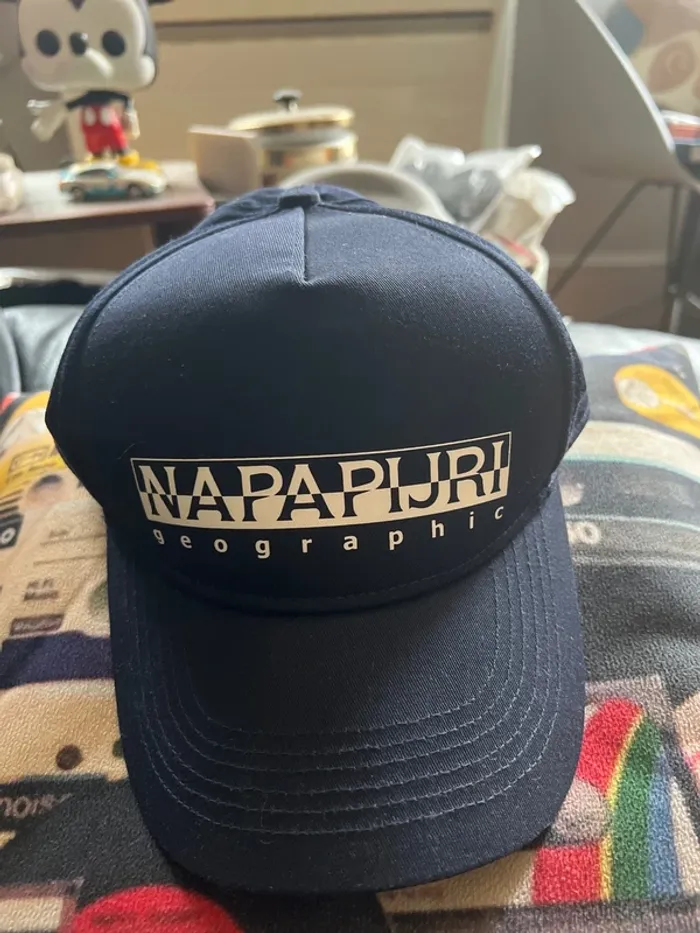 Casquette napapijri édition limitée rare