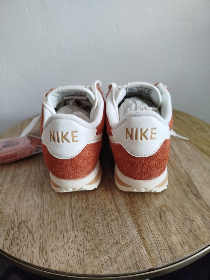 Baskets Nike T 36,5 - photo numéro 7