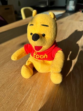 Peluche Winnie l'ourson jaune 16cm très bon état