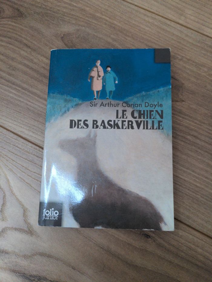 Livre le chien des Baskerville