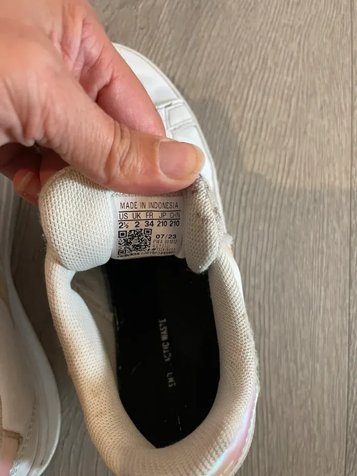 Baskets blanches Adidas - irisé - Pointure 34 - photo numéro 6