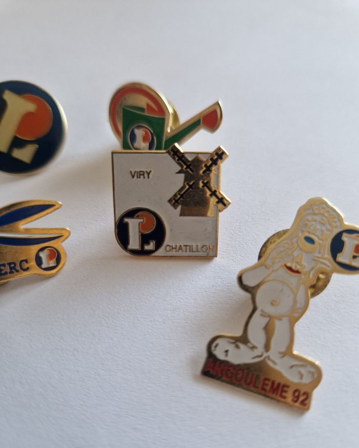 Lot de 5 Pin's Vintage Enseigne E.Leclerc Angoulême 92 Viry-Châtillon - photo numéro 3