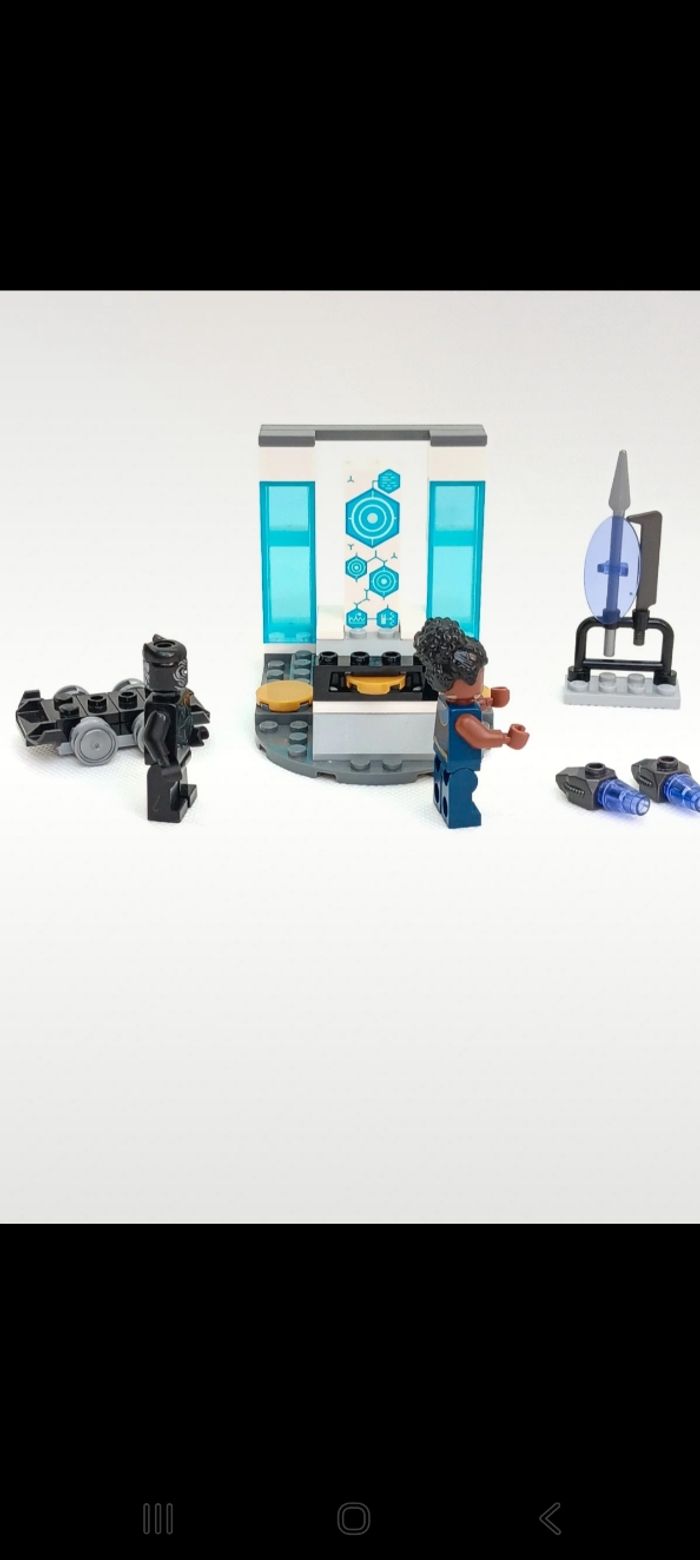 LEGO Marvel 76212 Black panther Le labo de Shuri 
Complet - photo numéro 6