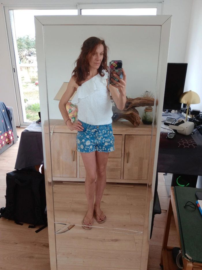 Top femme s épaule dénudée type broderie anglaise c84