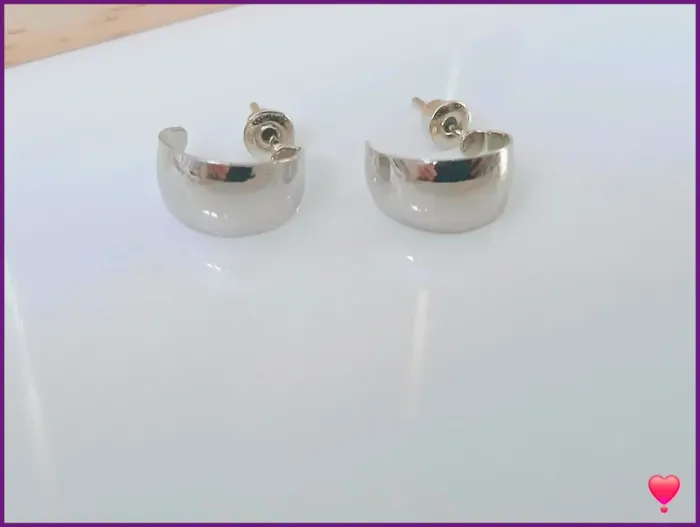 Boucles d'oreilles créoles petite argentées brillantes – look épuré et chic - photo numéro 2