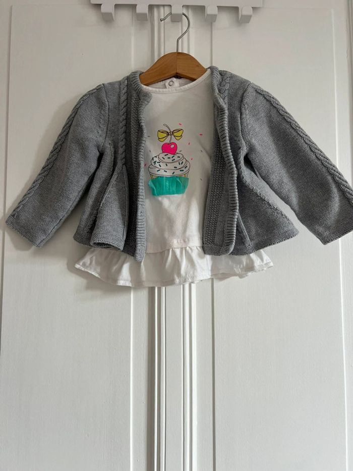 Ensemble gilet gris-t-shirt blanc Orchestra 18 mois