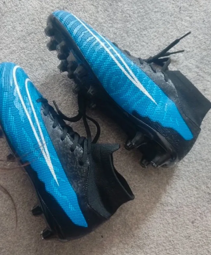 Crampons chaussures de football taille 38 - photo numéro 5