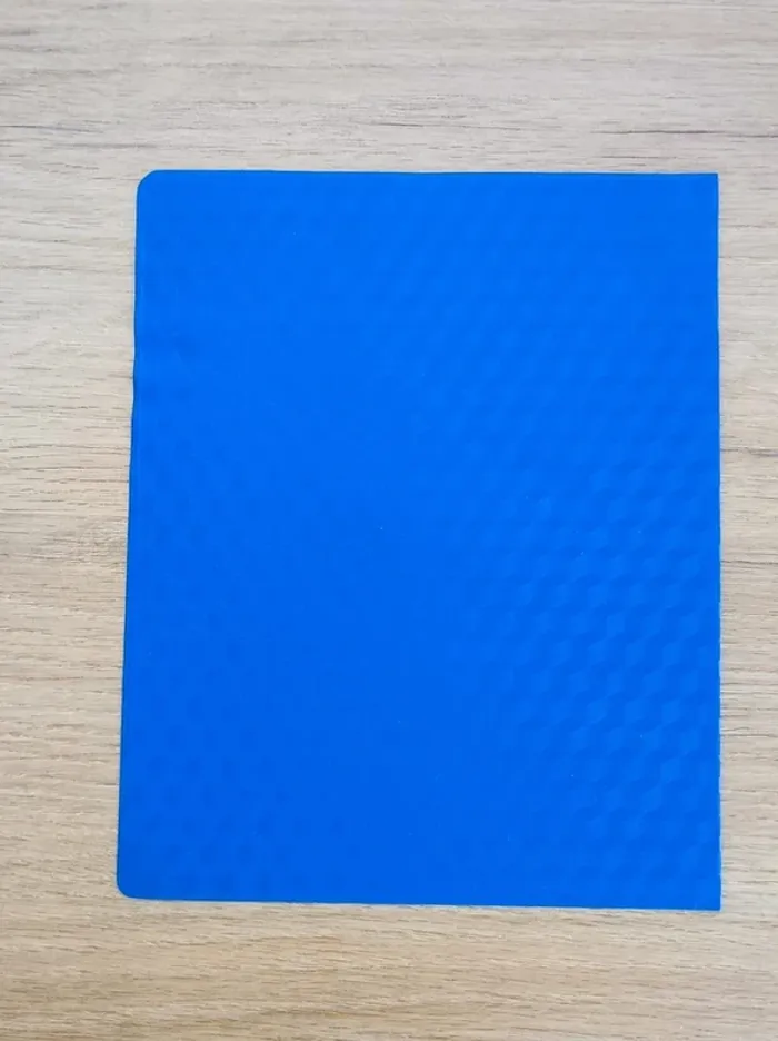 Lot 4 protège-cahier bleu rouge noir jaune - 17x22cm - photo numéro 3