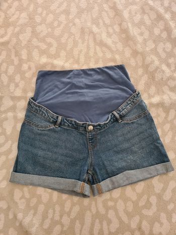 Short maternité