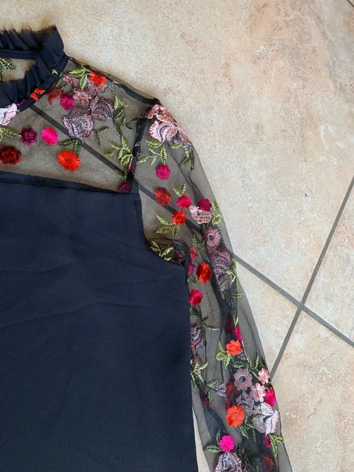 Robe stella morgan noire fleurs brodée sur voile transparent neuf t 8/10 - photo numéro 3