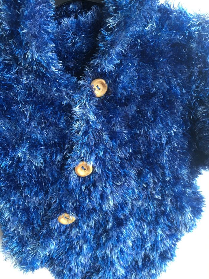 Cape enfant tricoté main - 8/12 ans - photo numéro 2