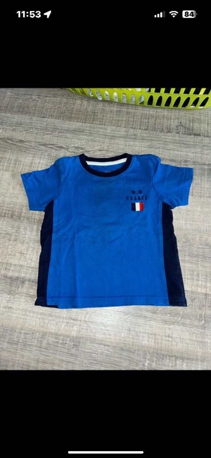 Beau petit t-shirt France